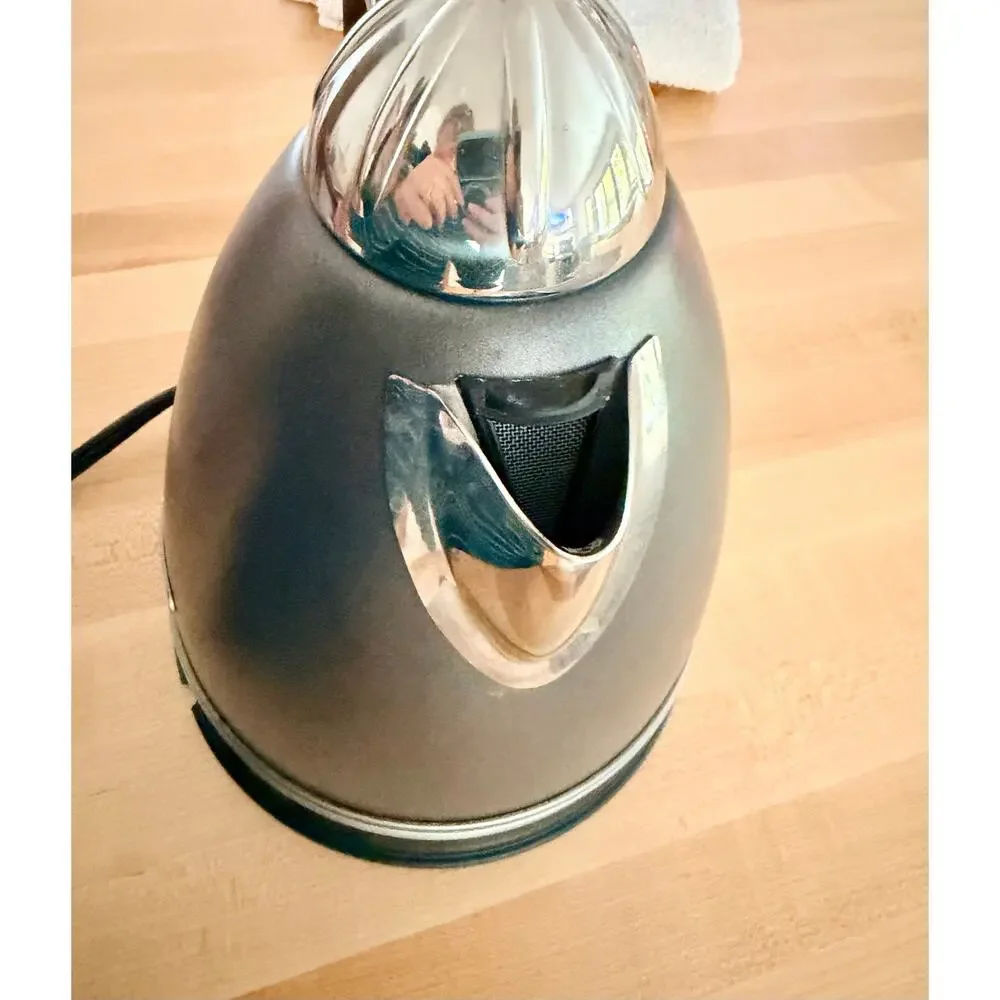 DELONGHI ELECTRIC WATER KETTLE - Picture 5 of 8